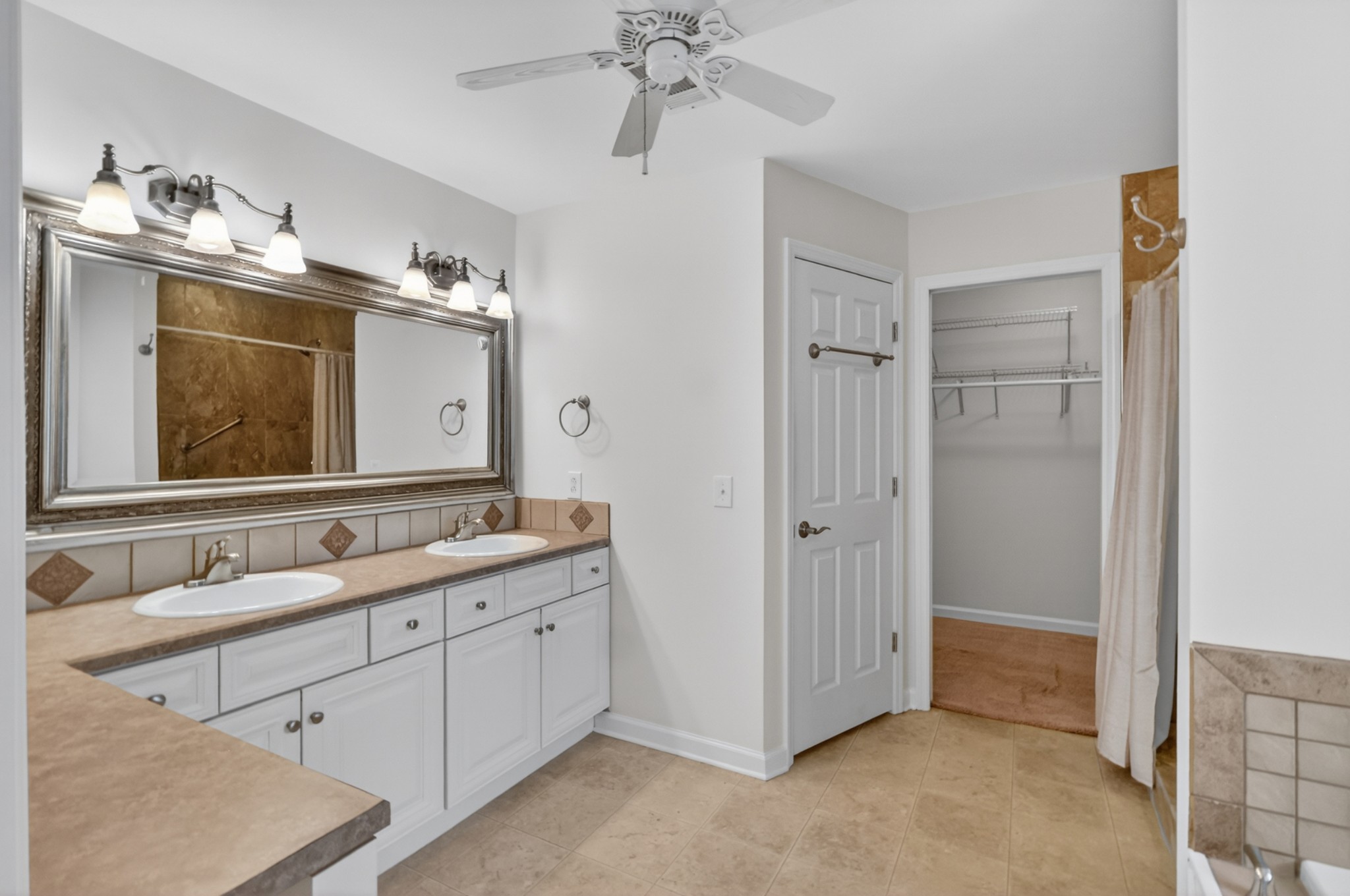 205 Bluegrass Circle Lebanon TN 37090