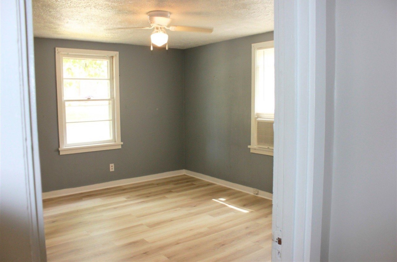 372 S Spring Street Russellville KY 42276