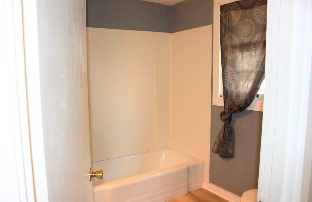 372 S Spring Street Russellville KY 42276
