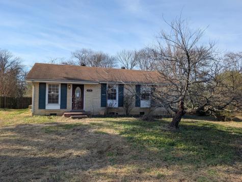 2724 Ann Drive Clarksville TN 37040