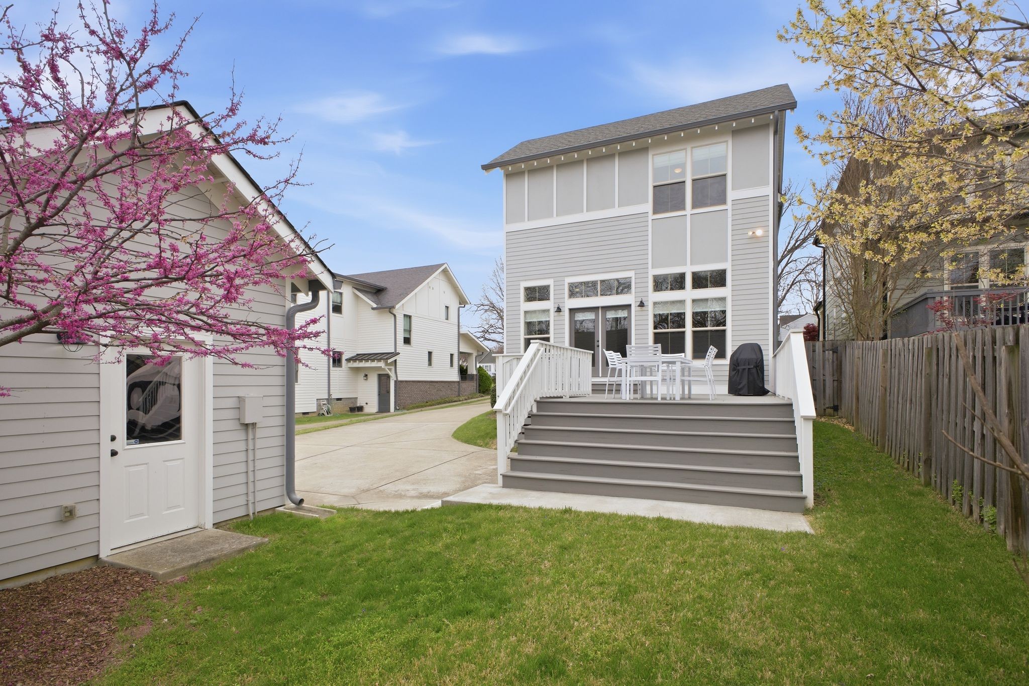 216B 38th Ave, N Nashville TN 37209
