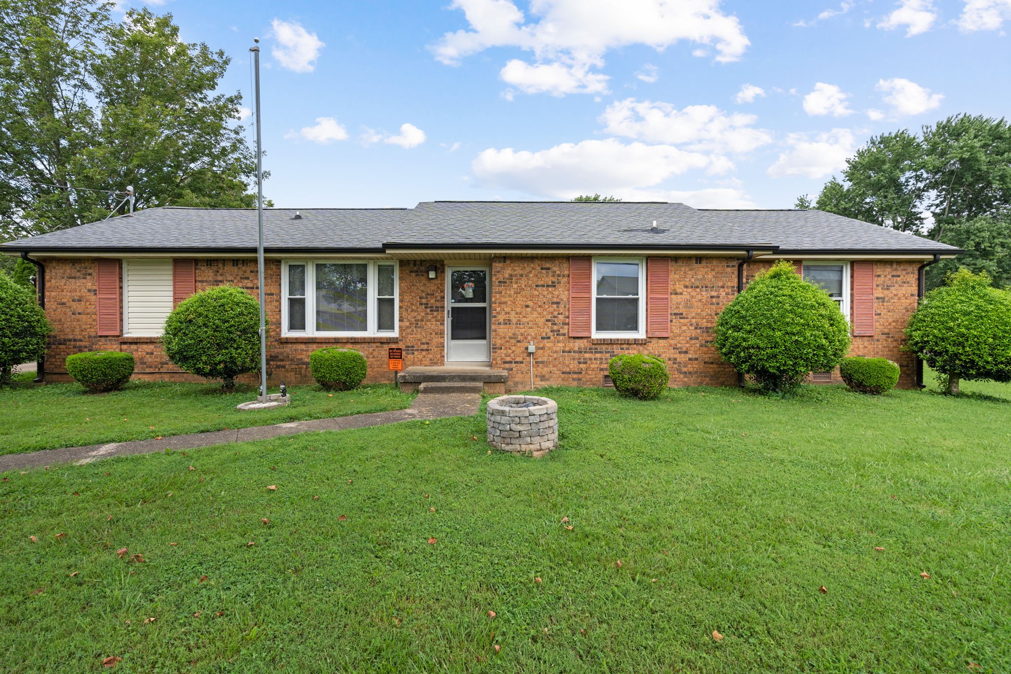 1816 Old Trenton Road Clarksville TN 37040