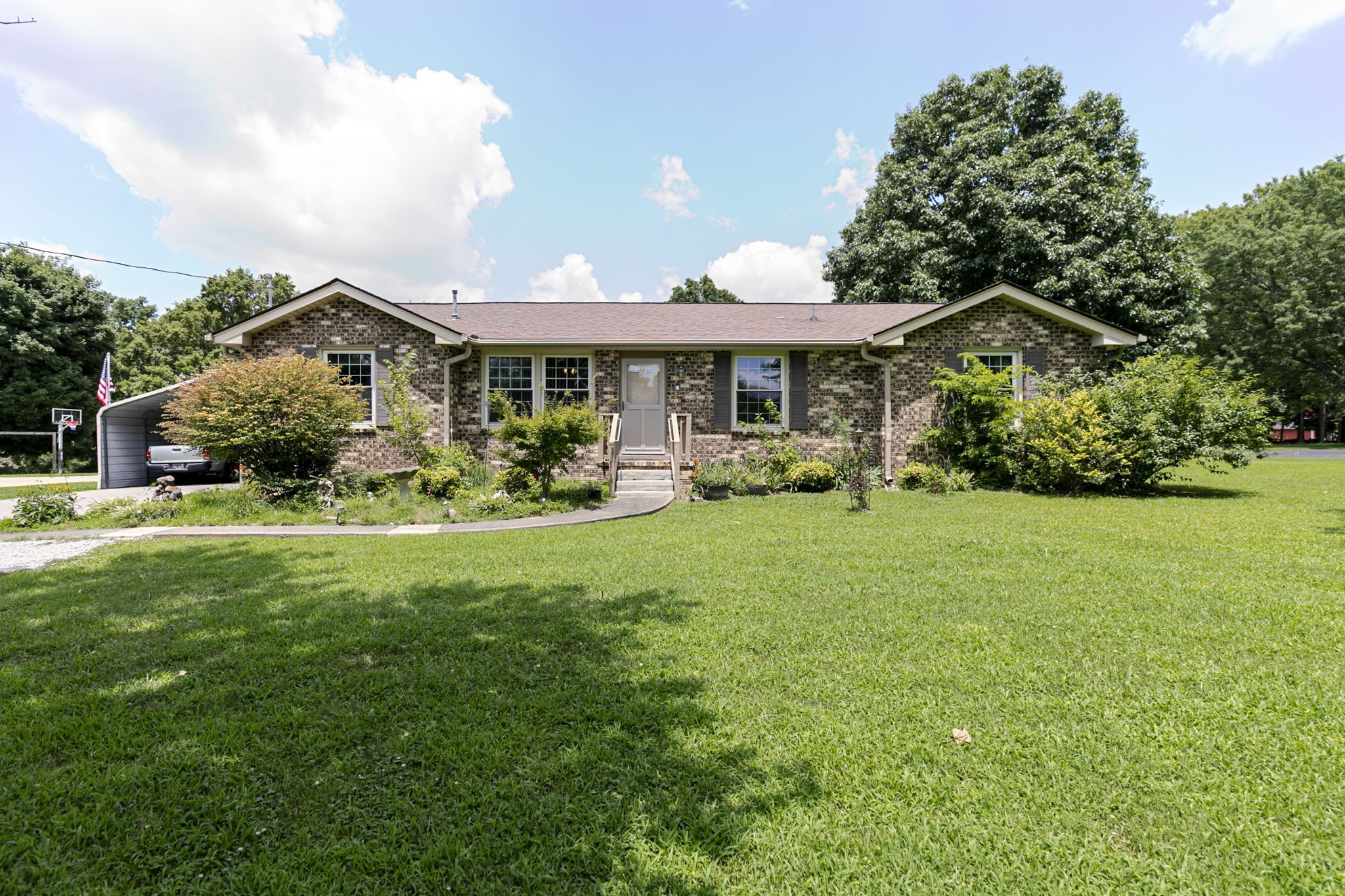 2802 Canterbury Drive Springfield TN 37172