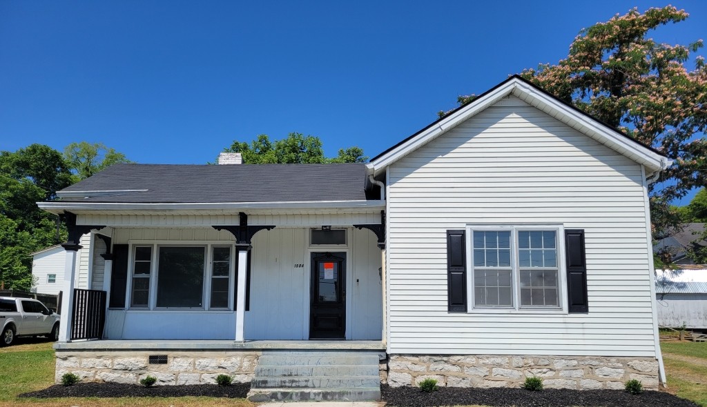 1504 Highland Avenue Columbia TN 38401