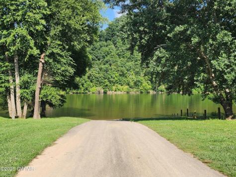 407 Pevahouse Camp Circle Decaturville TN 38329