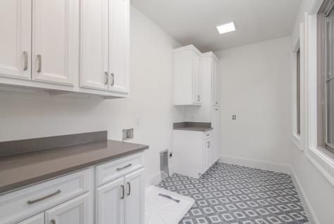 909A Gale Lane Nashville TN 37204