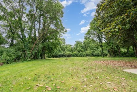 909A Gale Lane Nashville TN 37204