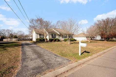 2711 Rocking Horse Lane Murfreesboro TN 37130