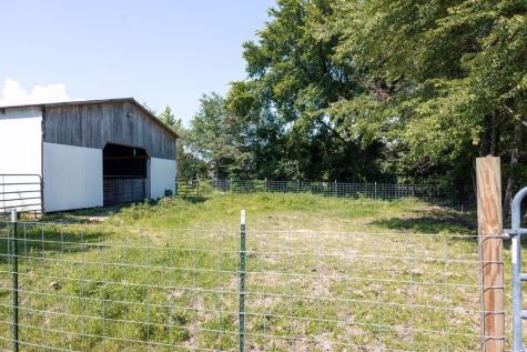 5761 Lexie Beans Creek Road Belvidere TN 37306