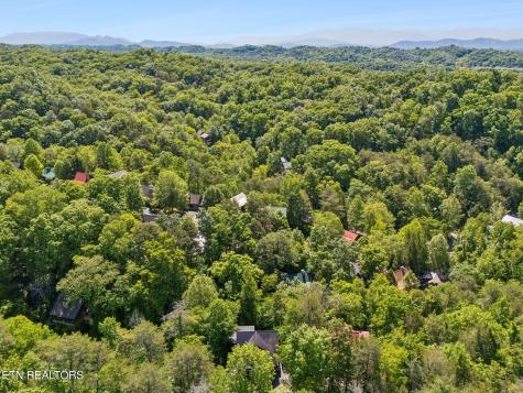 233 Cherokee Path Way Sevierville TN 37876