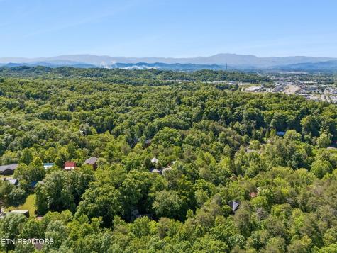 233 Cherokee Path Way Sevierville TN 37876
