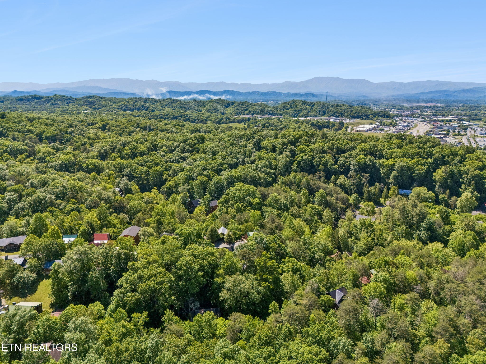 233 Cherokee Path Way Sevierville TN 37876