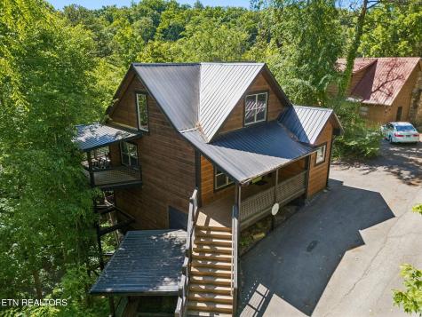 233 Cherokee Path Way Sevierville TN 37876