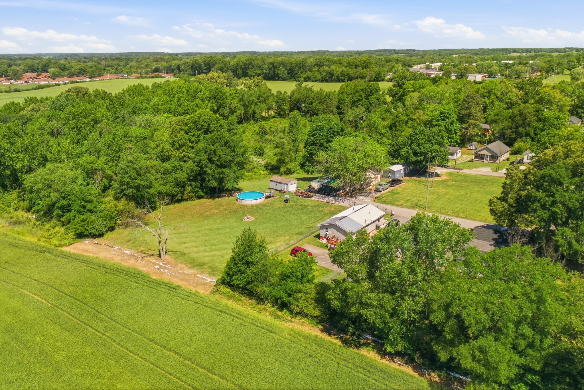 844 20th Ave, W Springfield TN 37172
