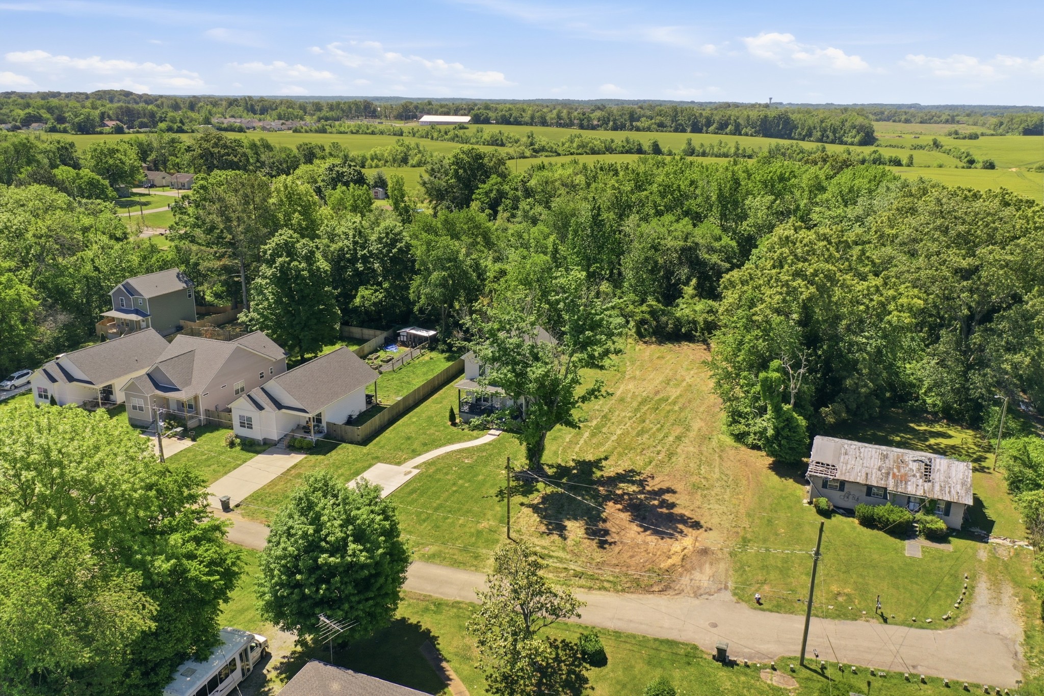 844 20th Ave, W Springfield TN 37172