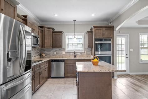 1517 Kestrel Dr, Nw Clarksville TN 37040