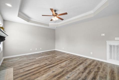 1517 Kestrel Dr, Nw Clarksville TN 37040