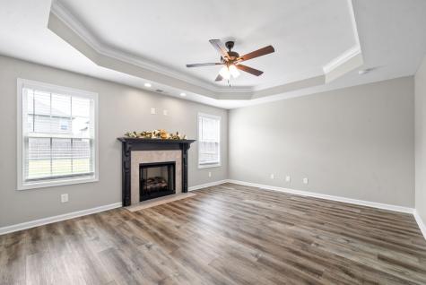 1517 Kestrel Dr, Nw Clarksville TN 37040