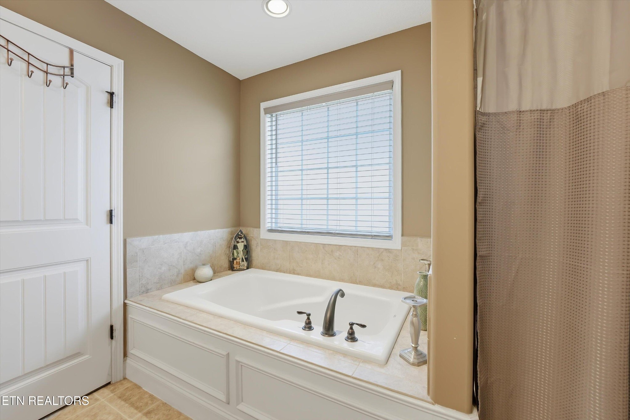 6515 Martha Oak Lane Knoxville TN 37918