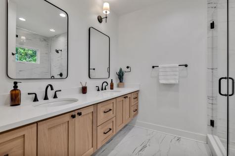 2130b Whitney Avenue Nashville TN 37210