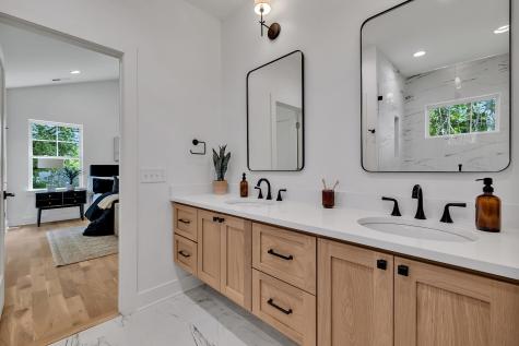 2130b Whitney Avenue Nashville TN 37210