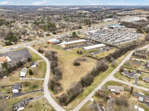 1208 Nashville Highway Columbia TN 38401