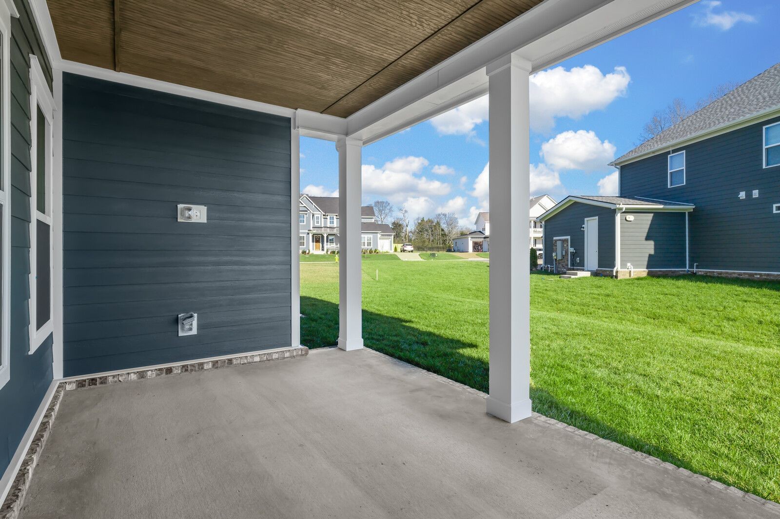 1988 Ellsworth Lane Arrington TN 37014