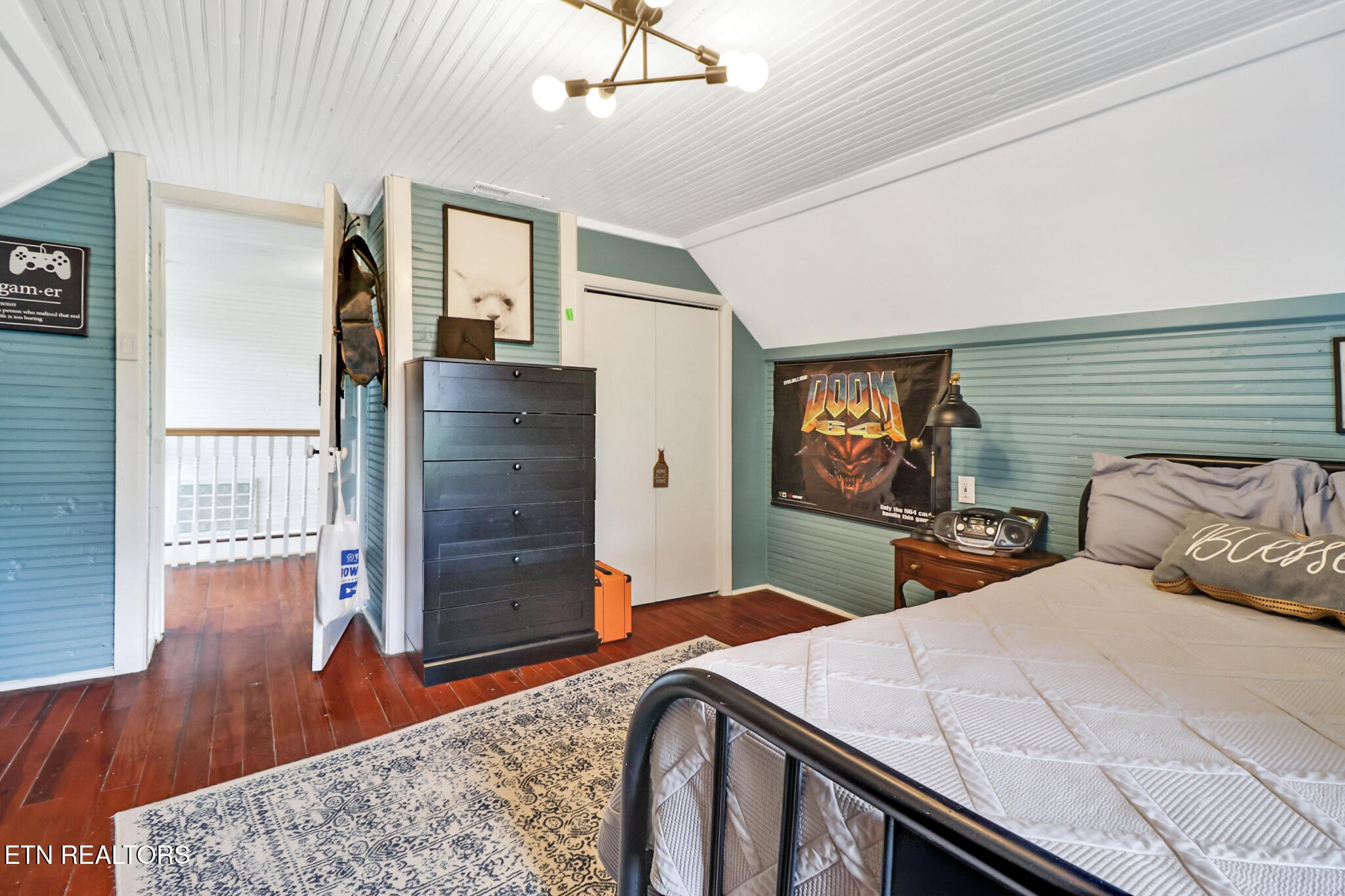 9988 Upper East Valley Road Pikeville TN 37367