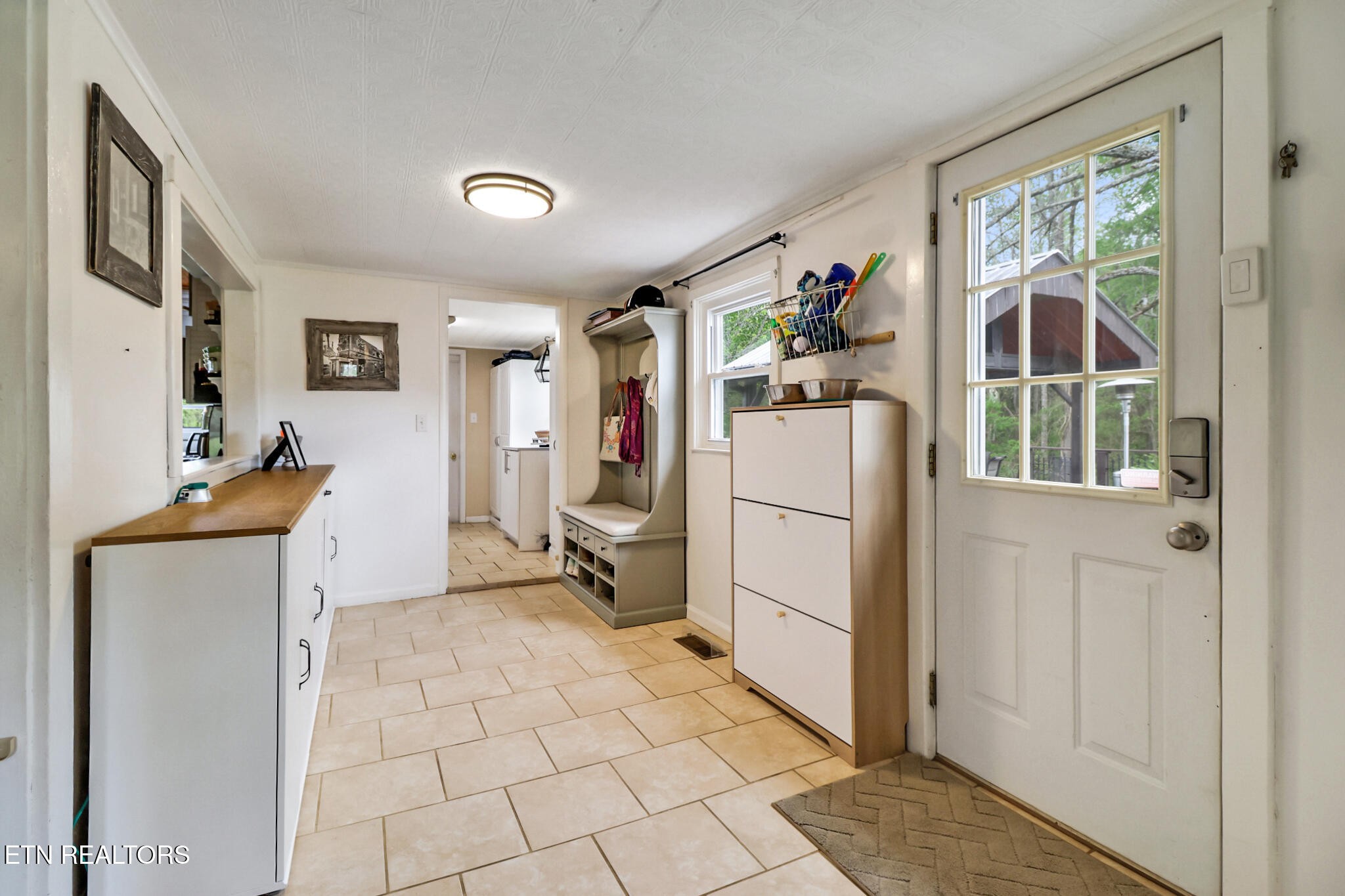 9988 Upper East Valley Road Pikeville TN 37367