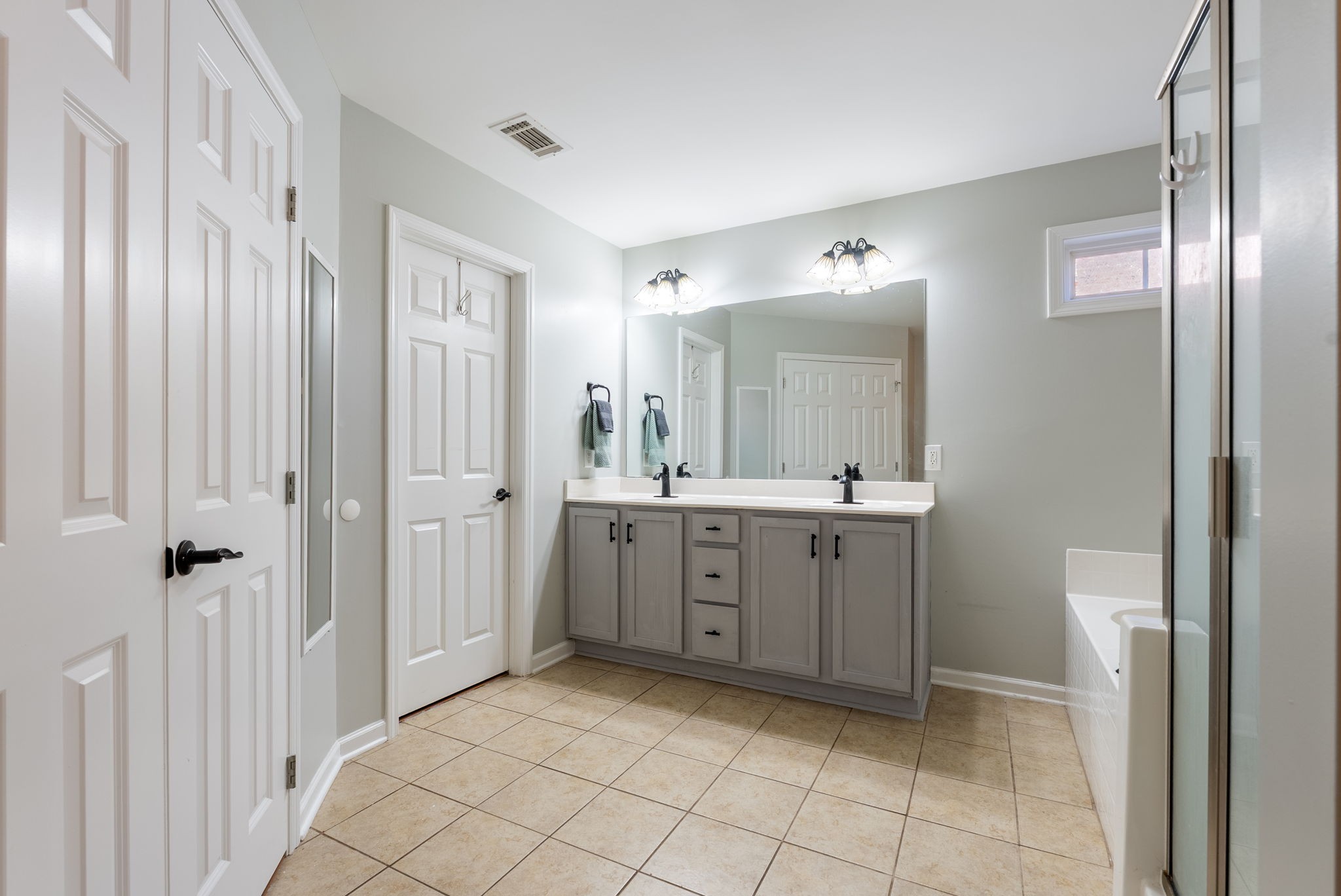 5037 Saint Ives Drive Murfreesboro TN 37128