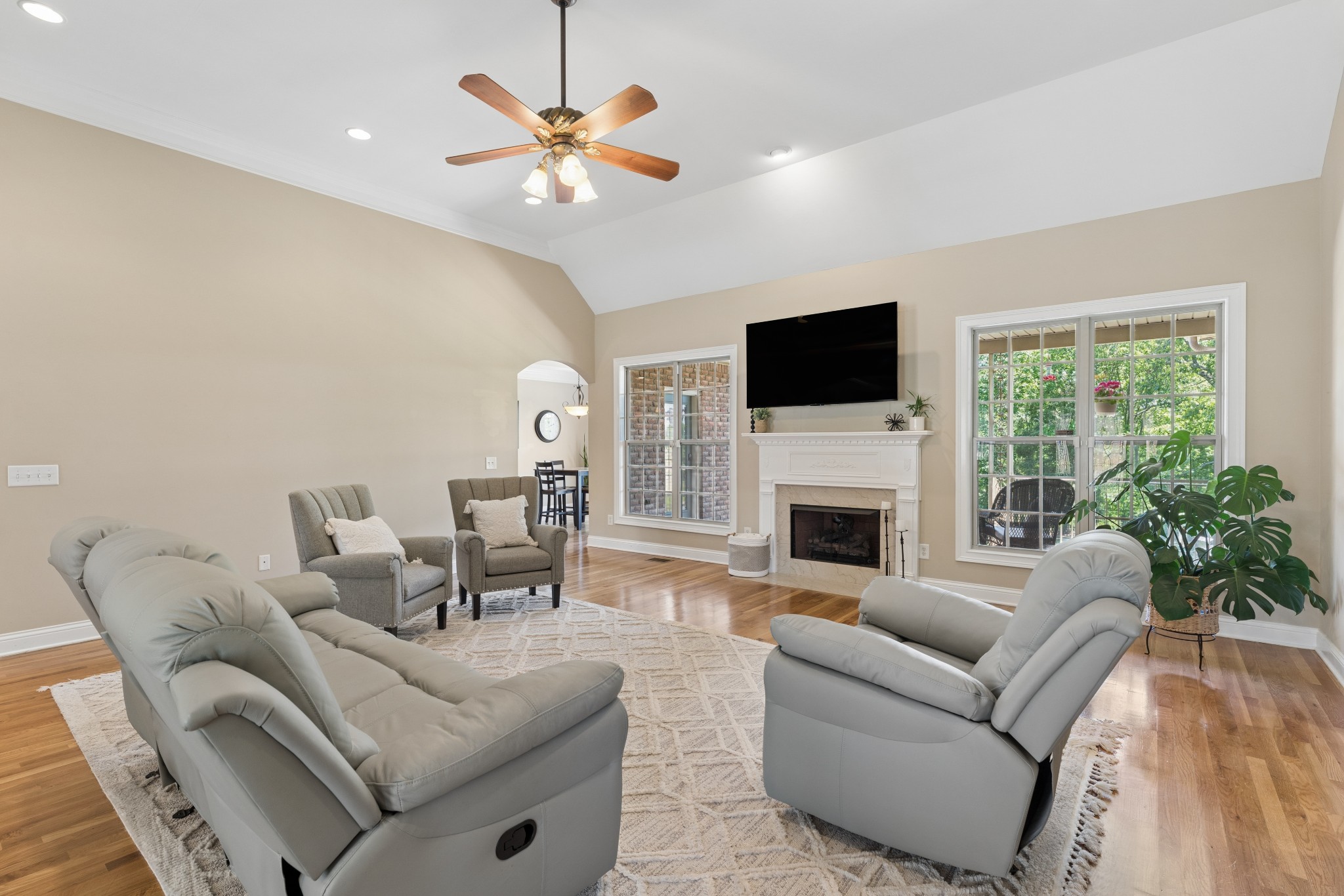 1038 Briarwood Drive Cottontown TN 37048