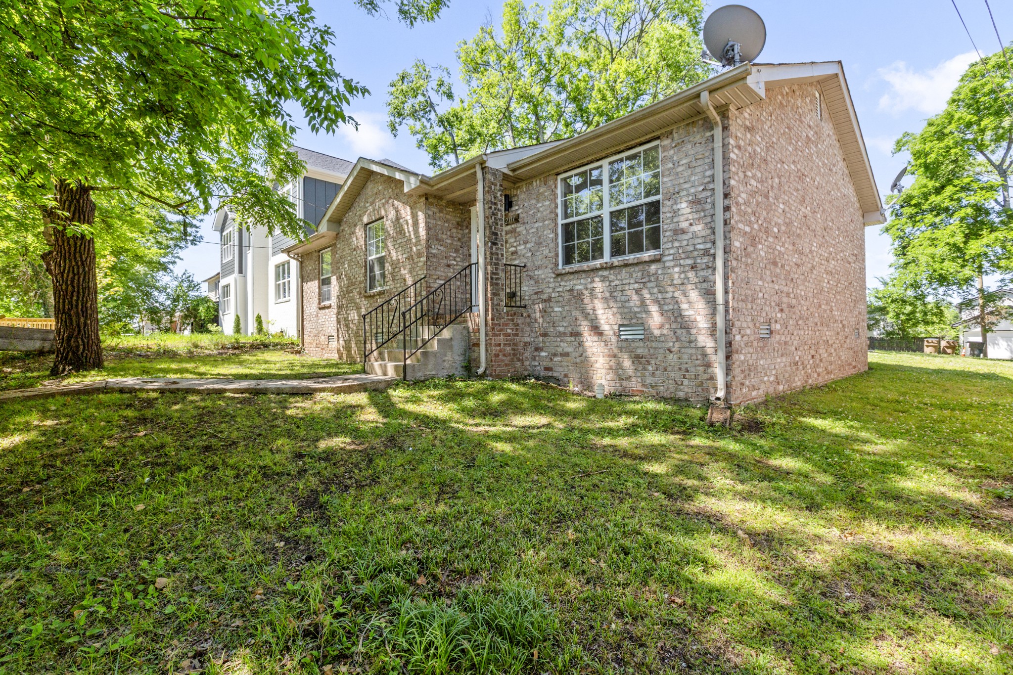 2111 A 14th Ave, N Nashville TN 37208