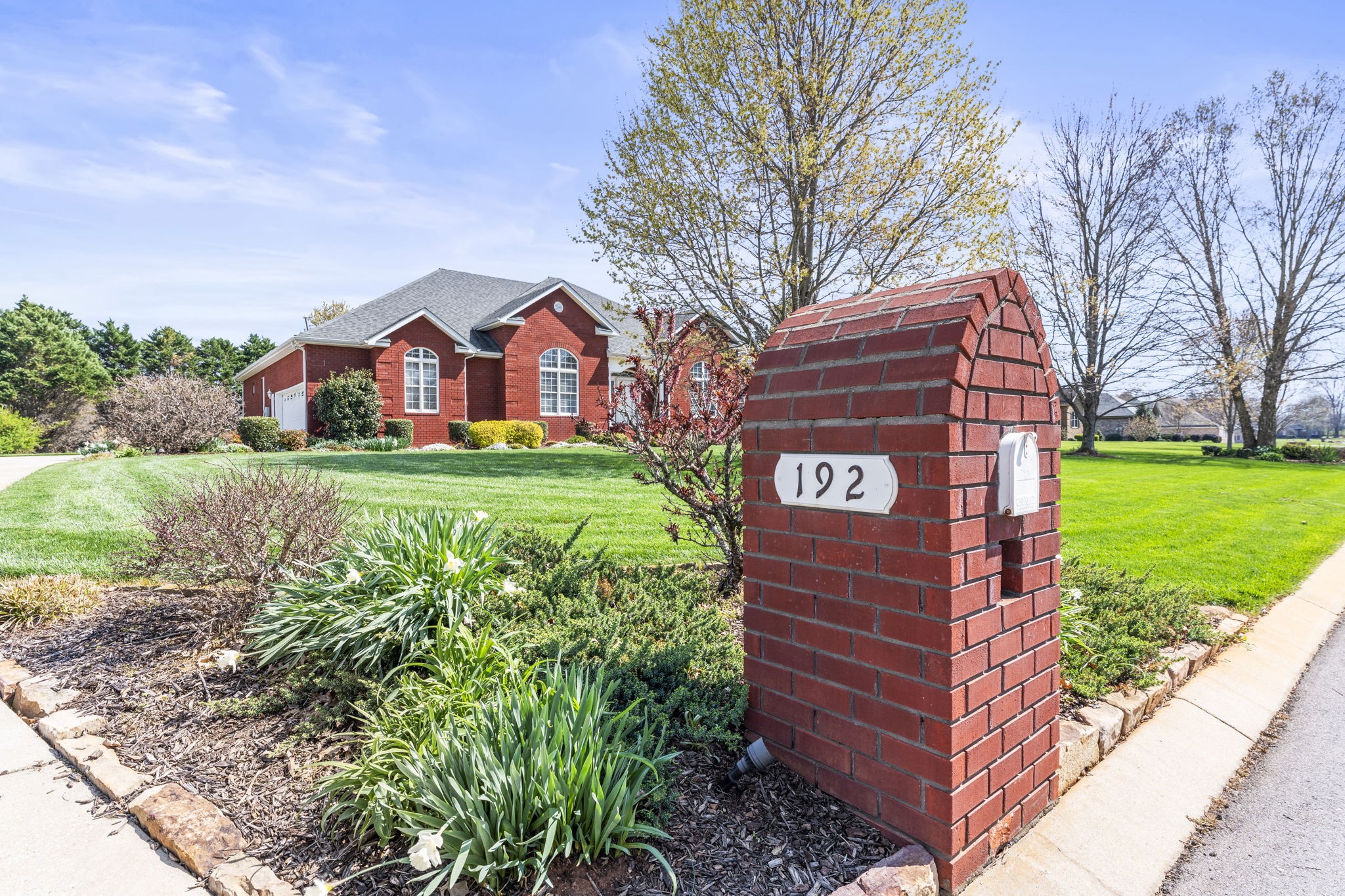 192 Bell Dr, W Winchester TN 37398