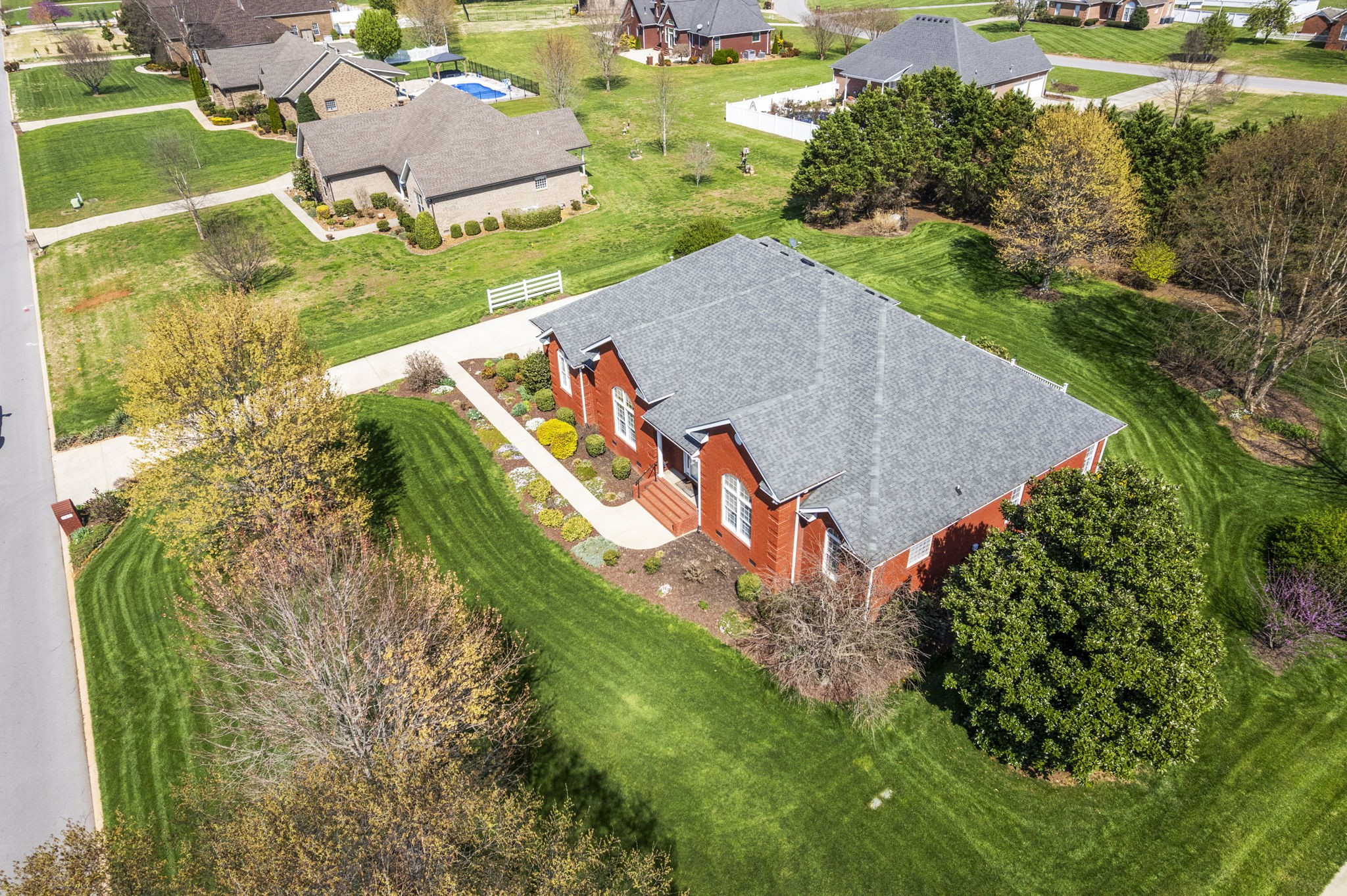 192 Bell Dr, W Winchester TN 37398