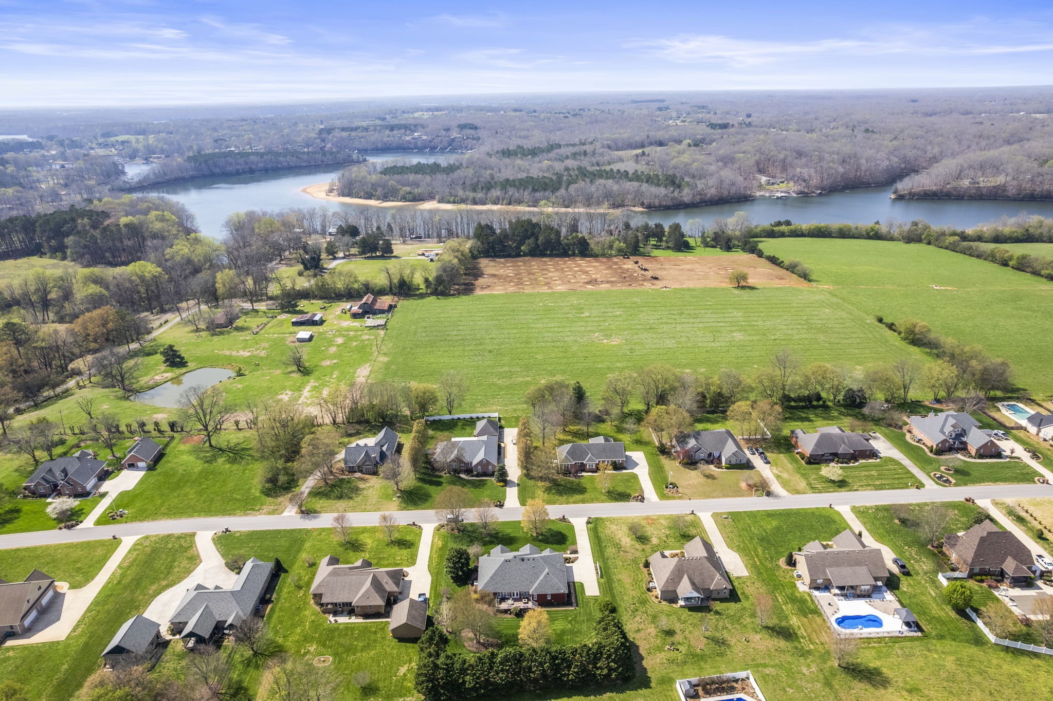 192 Bell Dr, W Winchester TN 37398