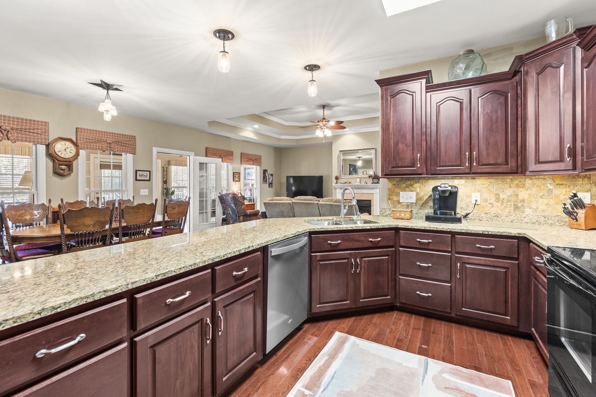 192 Bell Dr, W Winchester TN 37398