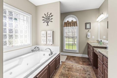 192 Bell Dr, W Winchester TN 37398