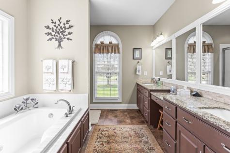192 Bell Dr, W Winchester TN 37398
