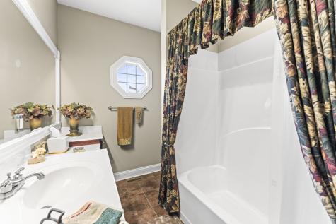 192 Bell Dr, W Winchester TN 37398