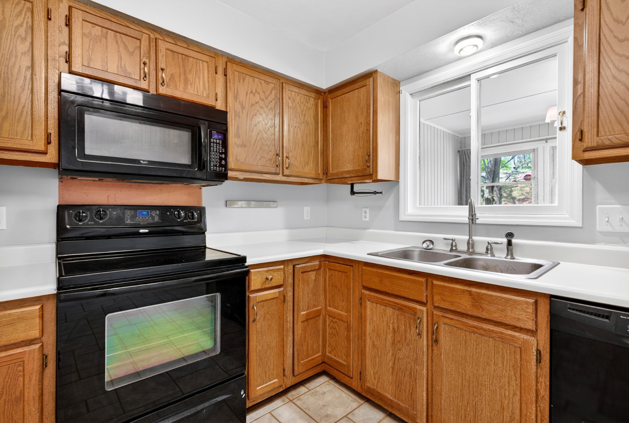 528 Williamsburg Drive Nashville TN 37214