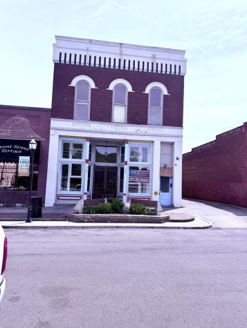 4 Front Street Normandy TN 37360