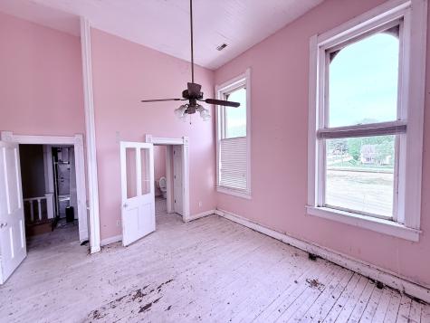 4 Front Street Normandy TN 37360