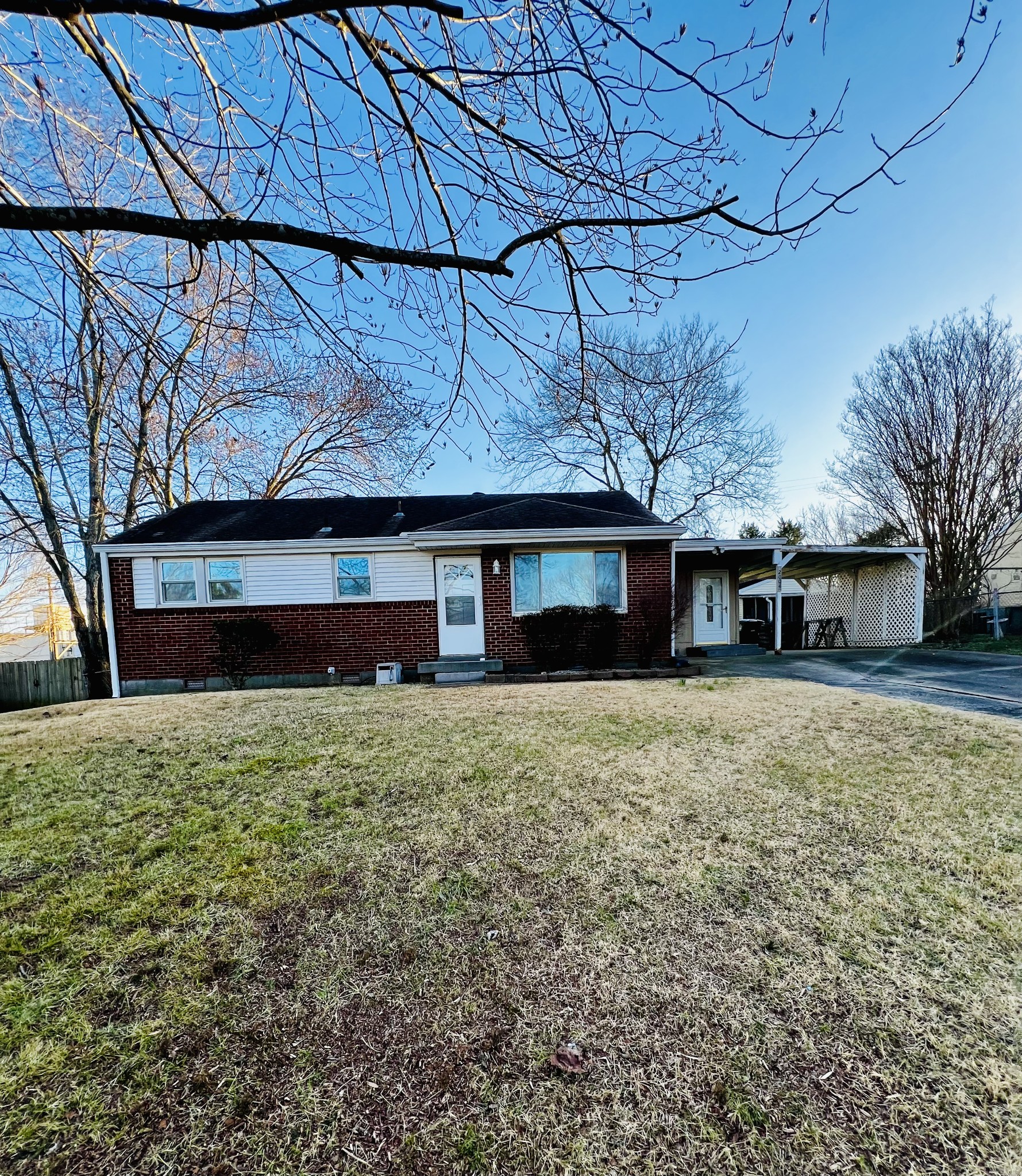 2004 Montgomery Parkway Clarksville TN 37043