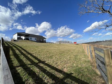 1951 Oak Grove Road Red Boiling Springs TN 37150