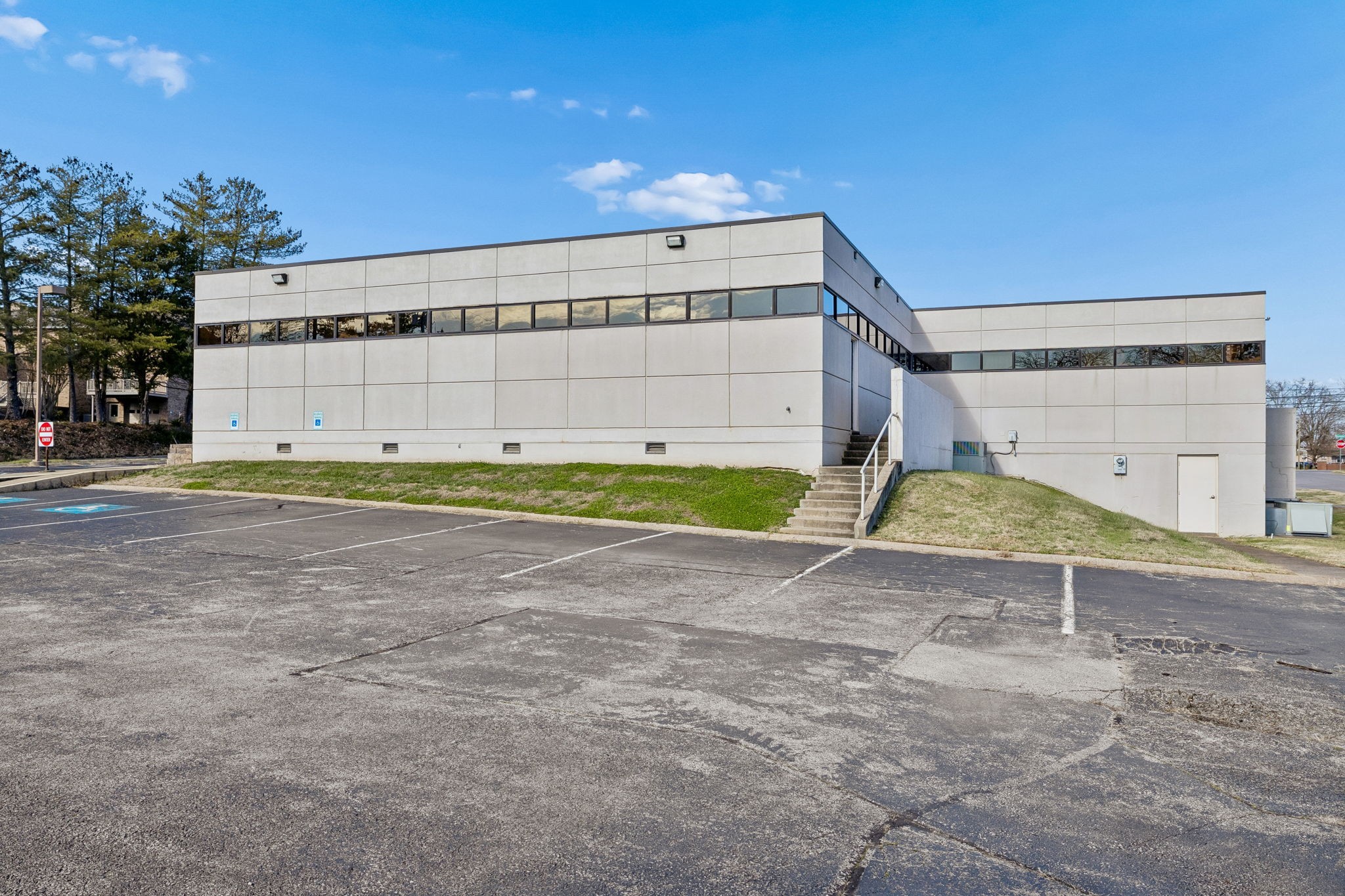 1832 Memorial Drive Clarksville TN 37043