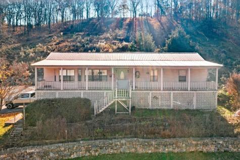 3885 Delina Road Cornersville TN 37047
