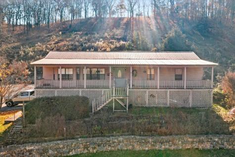 3885 Delina Road Cornersville TN 37047