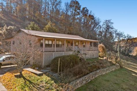 3885 Delina Road Cornersville TN 37047