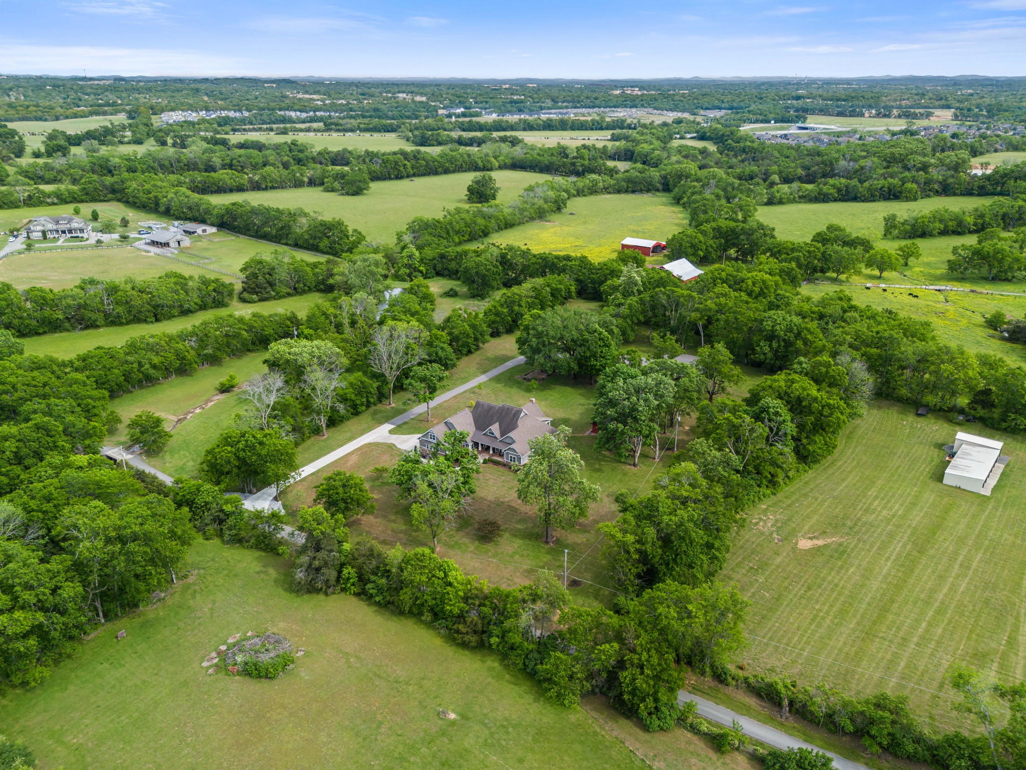 587A Douglas Lane Gallatin TN 37066