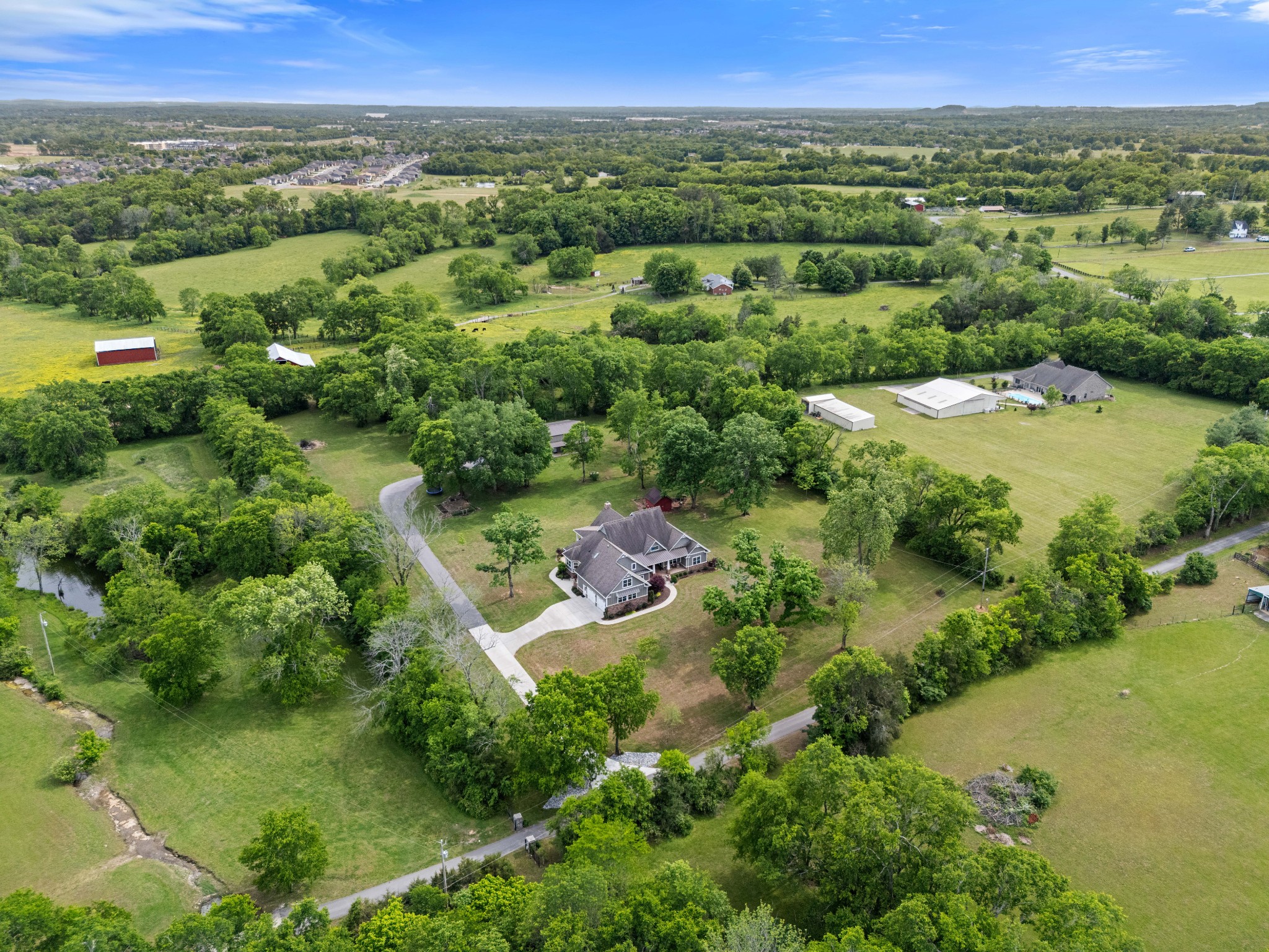 587A Douglas Lane Gallatin TN 37066